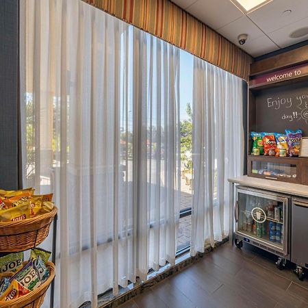 Hampton Inn Carlstadt At The Meadowlands Екстериор снимка