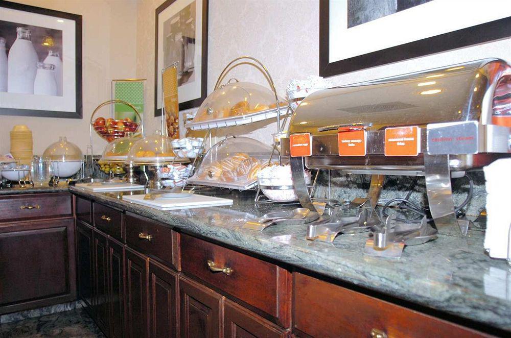 Hampton Inn Carlstadt At The Meadowlands Екстериор снимка