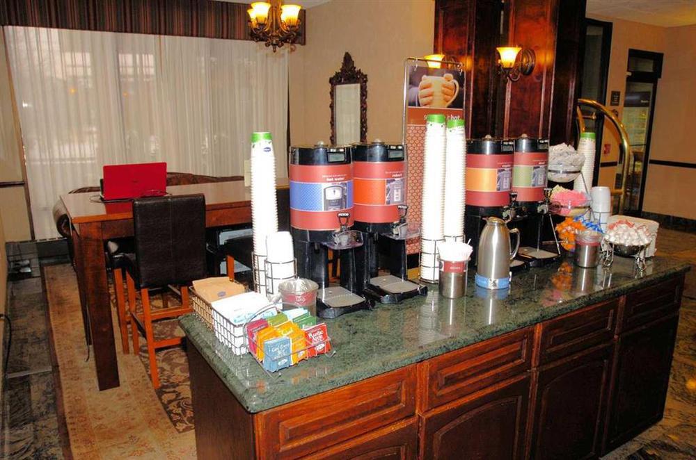 Hampton Inn Carlstadt At The Meadowlands Ресторант снимка