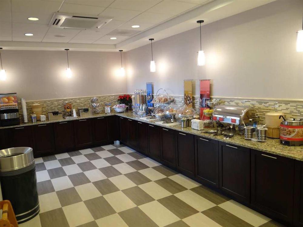 Hampton Inn Carlstadt At The Meadowlands Ресторант снимка