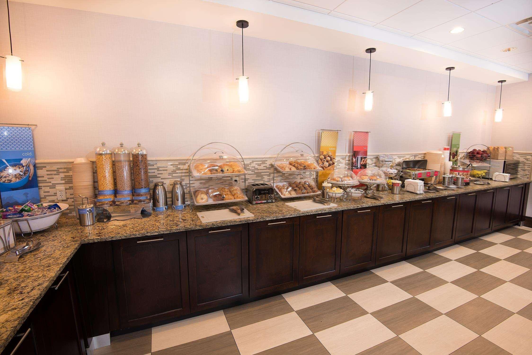 Hampton Inn Carlstadt At The Meadowlands Екстериор снимка