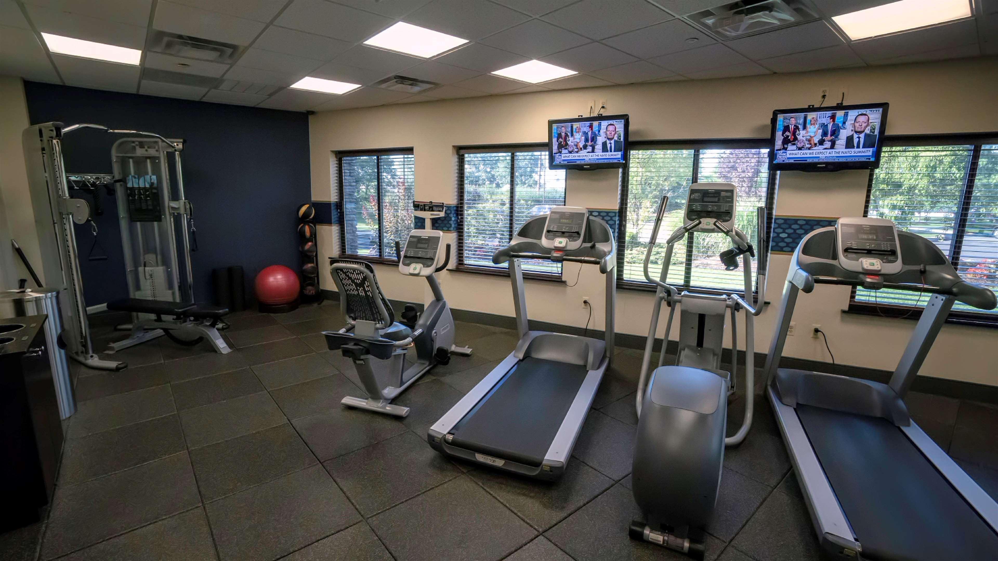 Hampton Inn Carlstadt At The Meadowlands Екстериор снимка