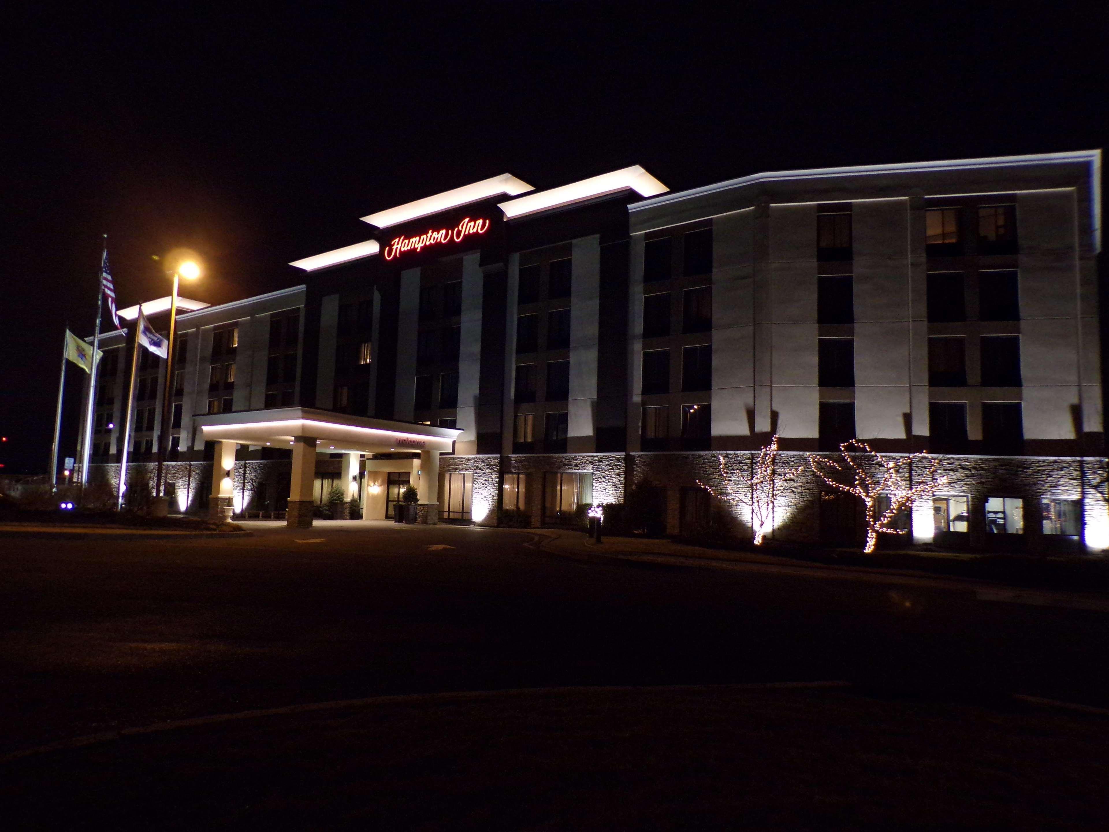 Hampton Inn Carlstadt At The Meadowlands Екстериор снимка