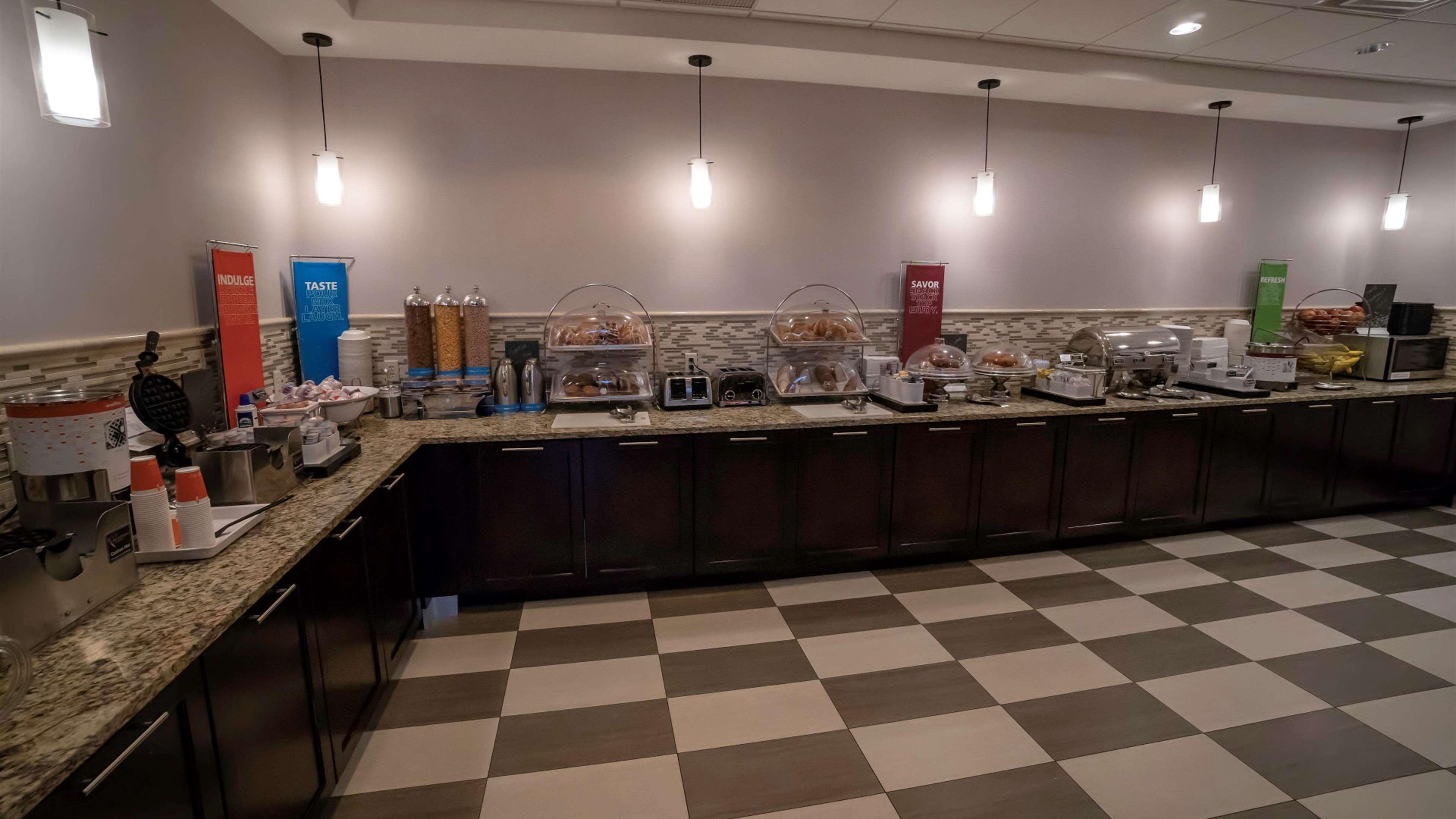 Hampton Inn Carlstadt At The Meadowlands Екстериор снимка