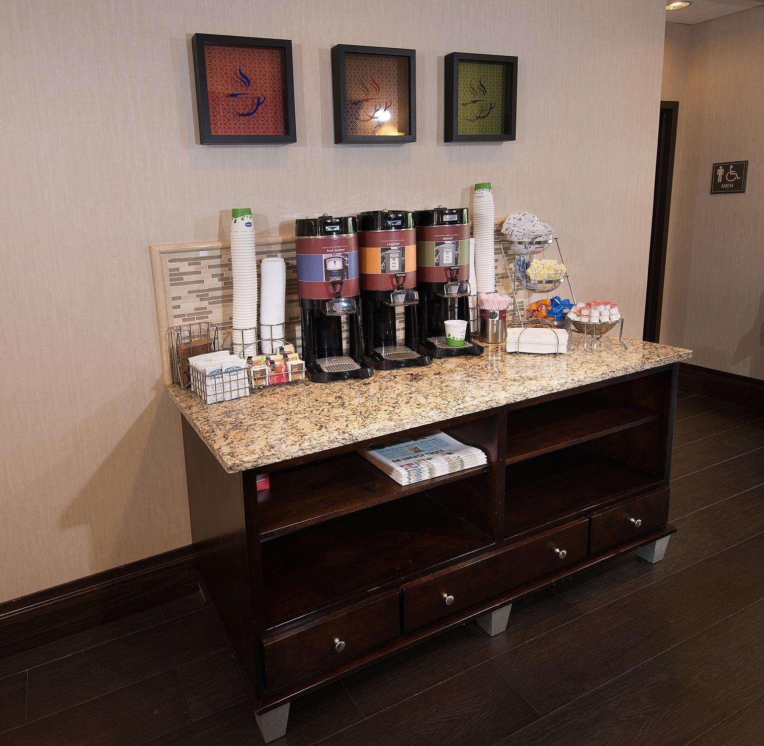 Hampton Inn Carlstadt At The Meadowlands Екстериор снимка