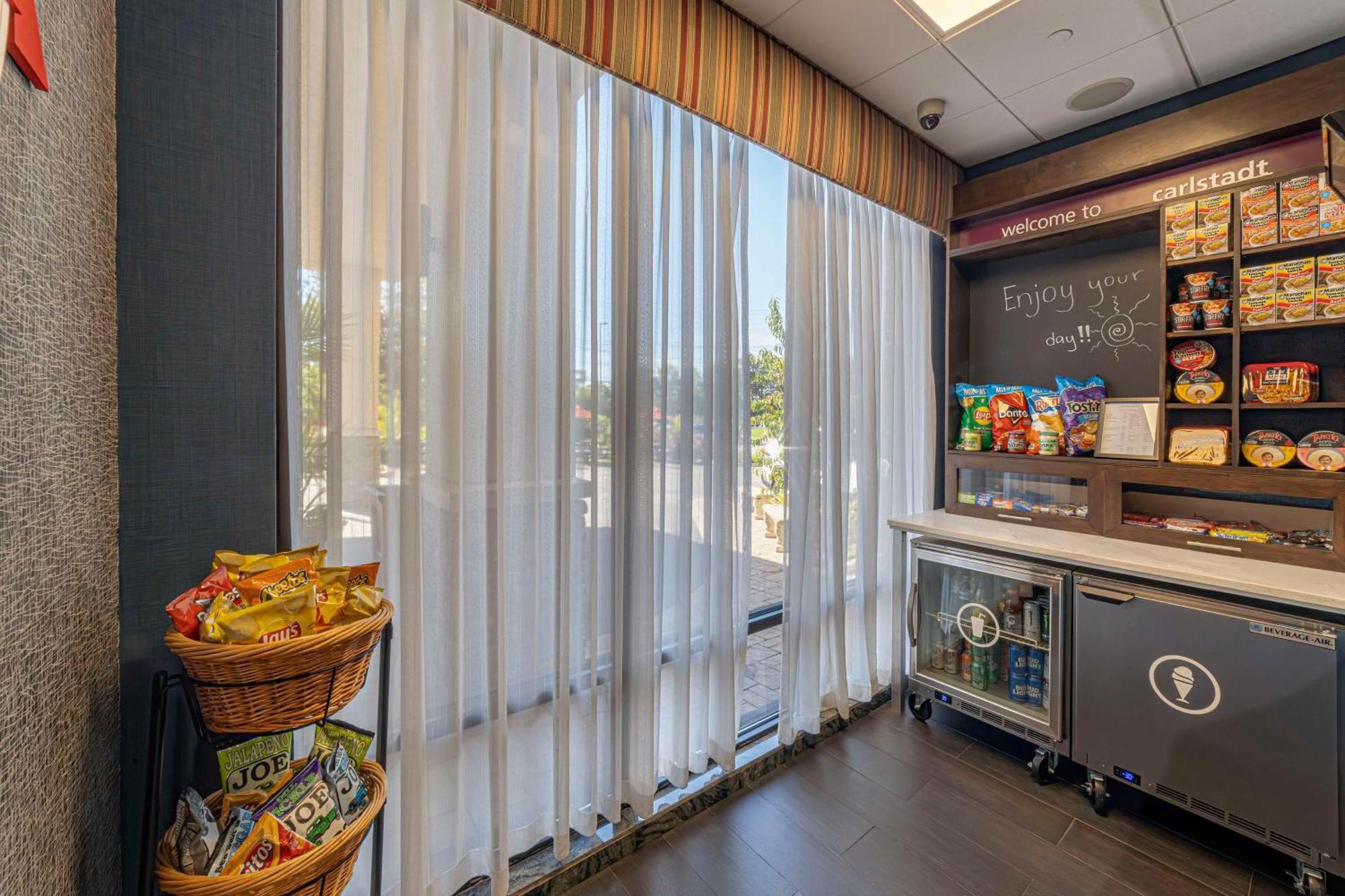 Hampton Inn Carlstadt At The Meadowlands Екстериор снимка