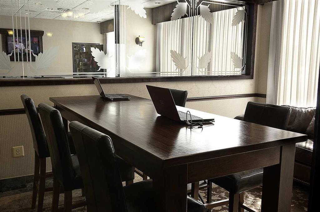 Hampton Inn Carlstadt At The Meadowlands Съоръжения снимка