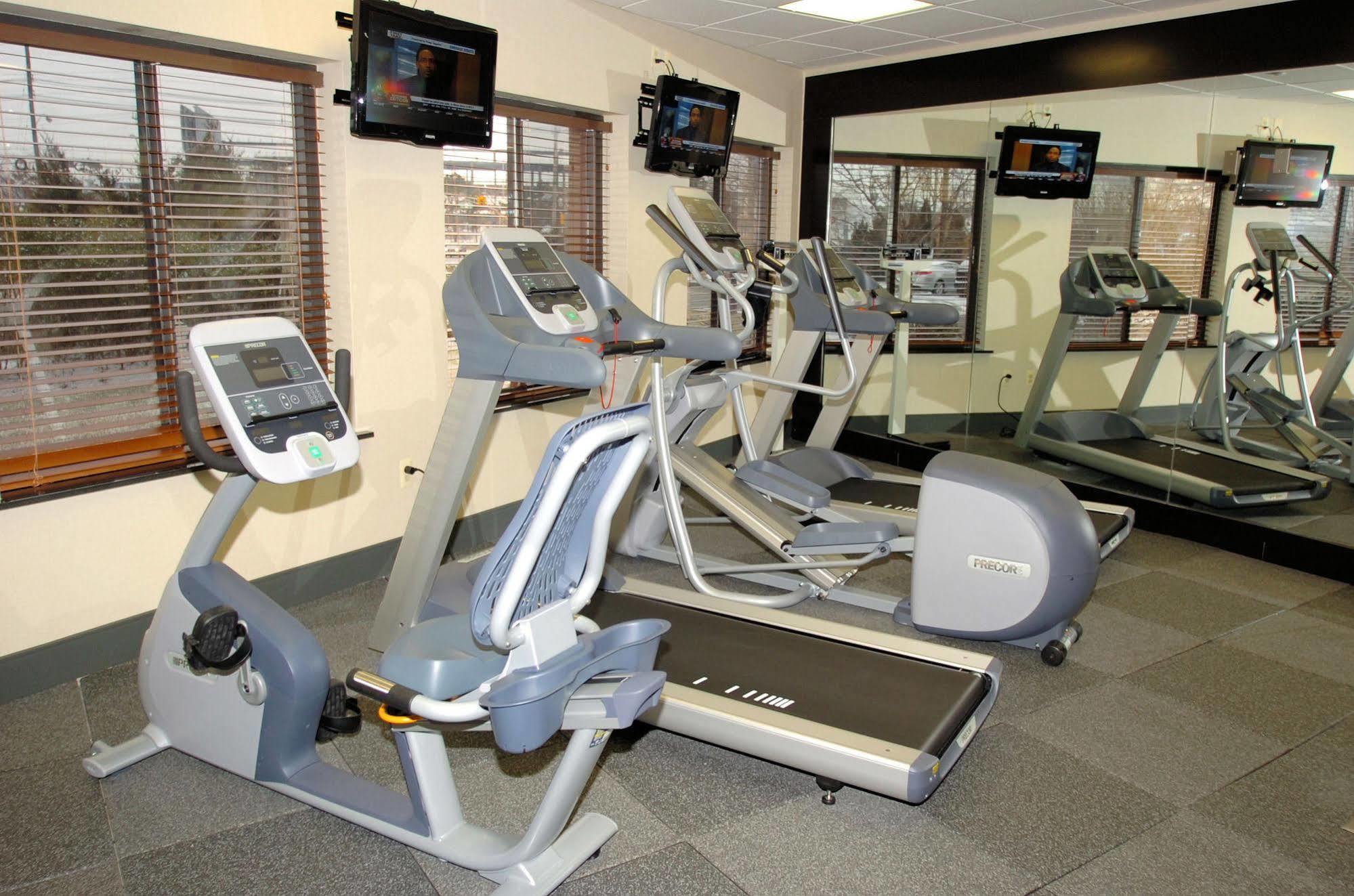 Hampton Inn Carlstadt At The Meadowlands Екстериор снимка