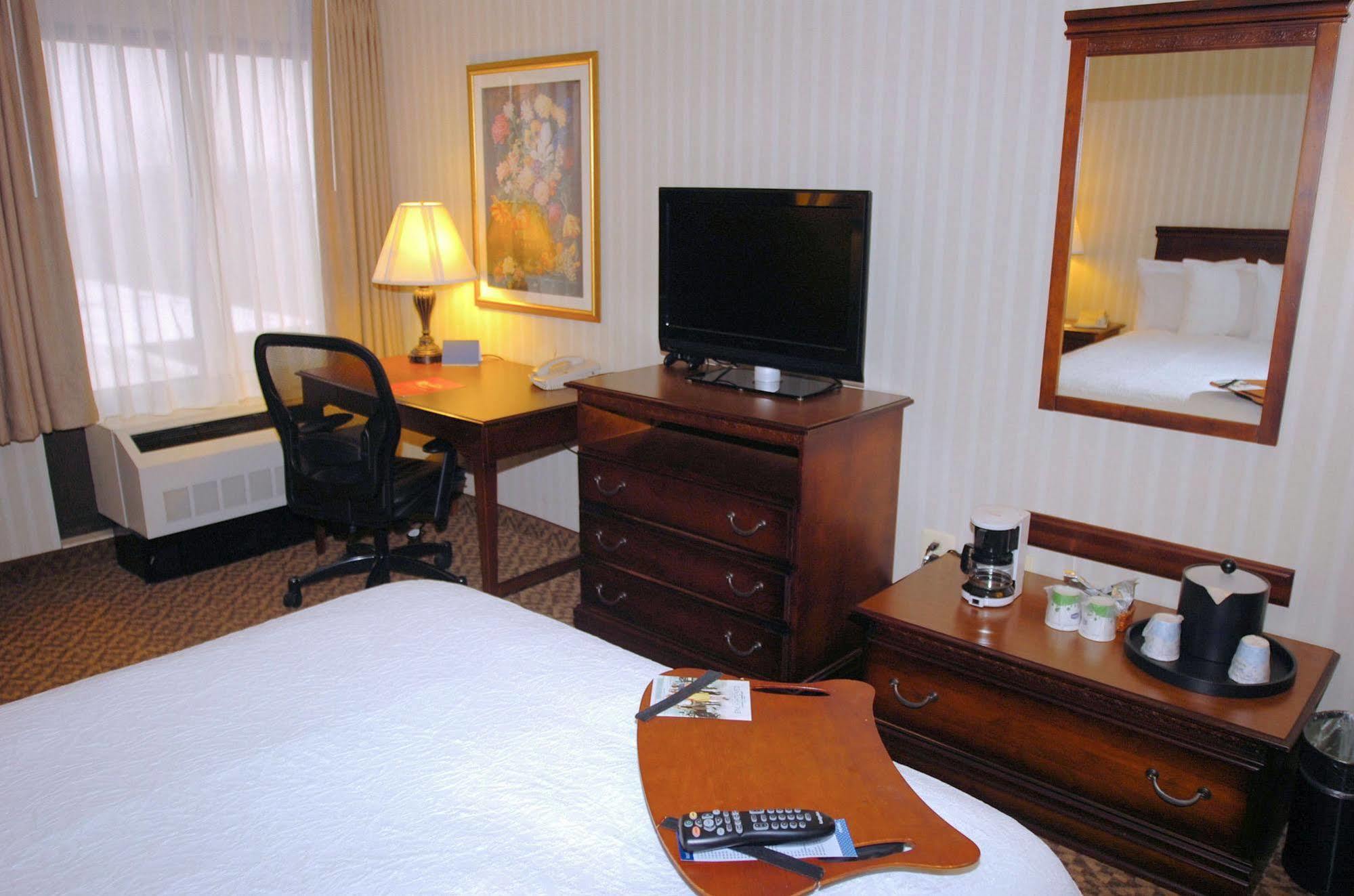 Hampton Inn Carlstadt At The Meadowlands Екстериор снимка
